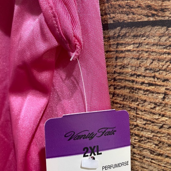 New With Tags Vanity Fair Pink Gown Size 2XL - Picture 4 of 4